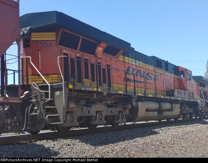 BNSF 7334